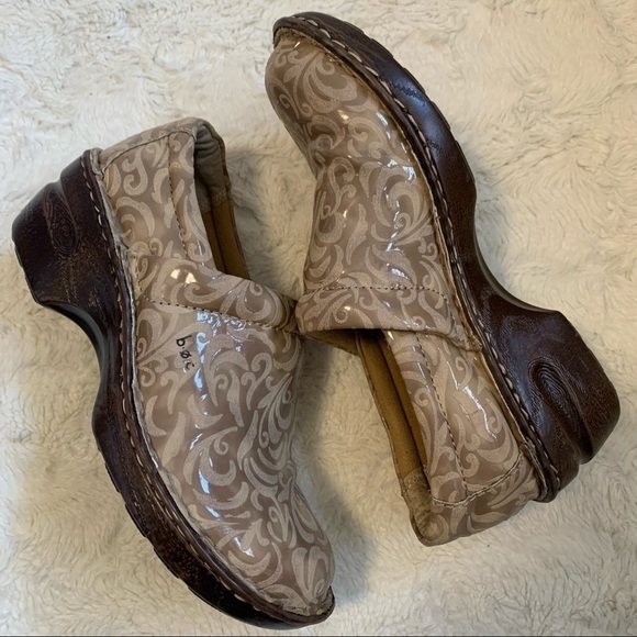 𝅺B.O.C born concept tan beige Peggy clogs tooled embossed leather mules - Picture 5 of 8